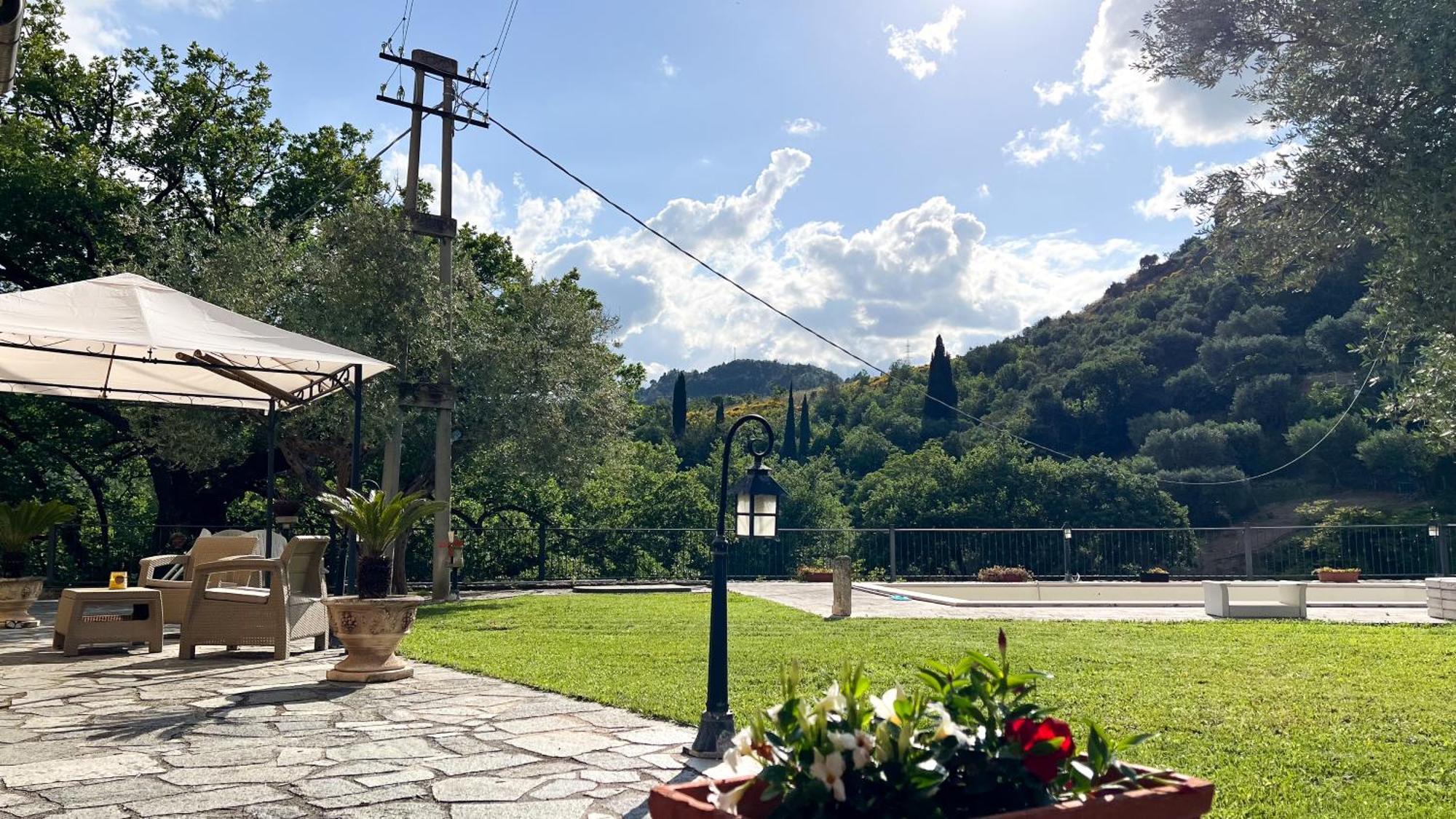 Giardino Sul Fiume Lägenhet Ascoli Piceno Exteriör bild