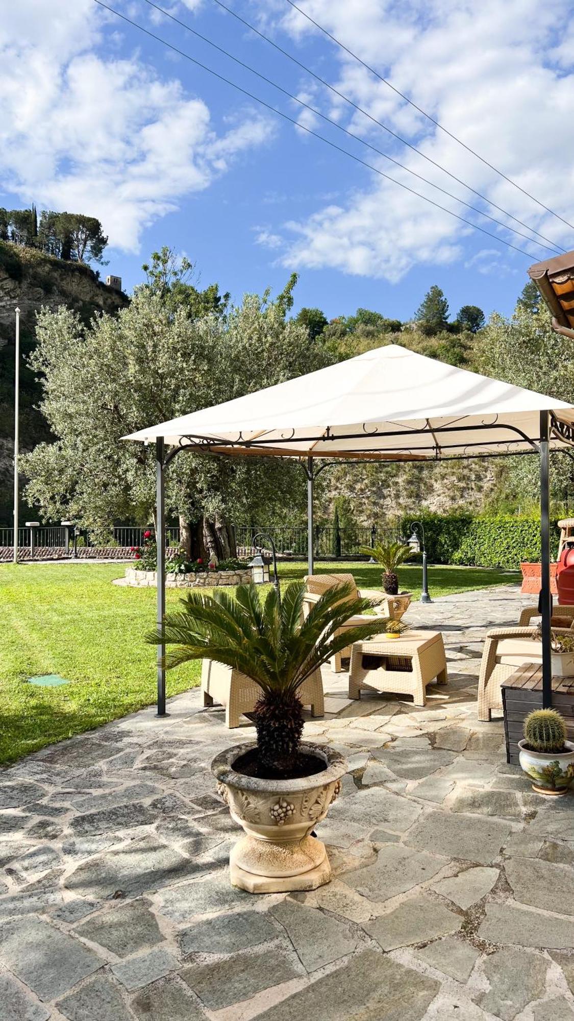 Giardino Sul Fiume Lägenhet Ascoli Piceno Exteriör bild